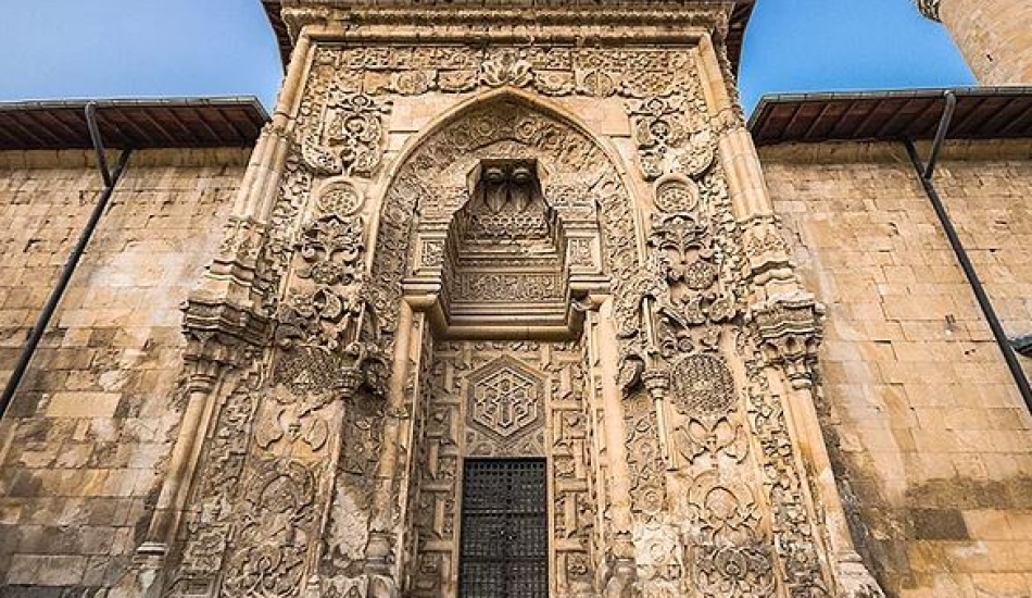 Anadolu'nun "Elhamra"sı: Divriği Ulu Camii ve Darüşşifası