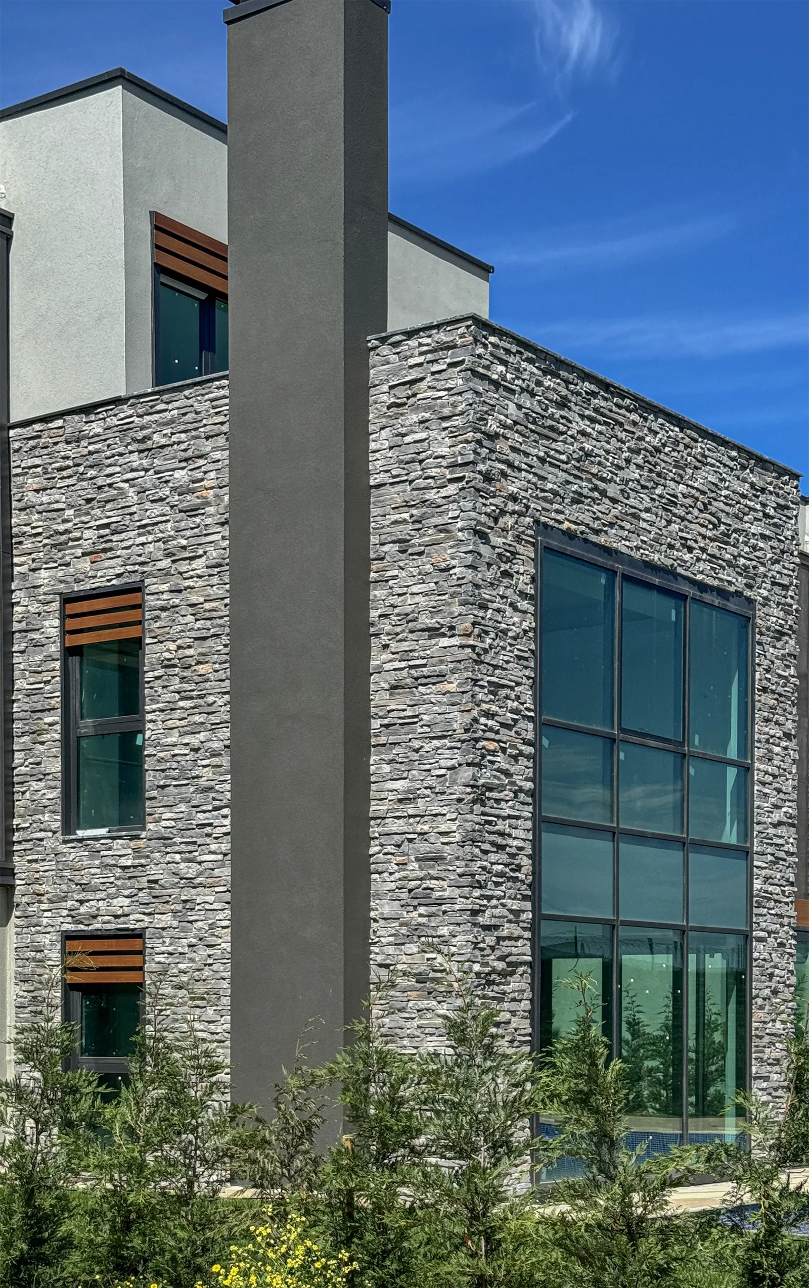 Moduler Stone Veneer on the Wall of Luxury Villas